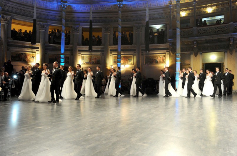 Gran Ballo Viennese: un valzer da sogno per le 48 debuttanti