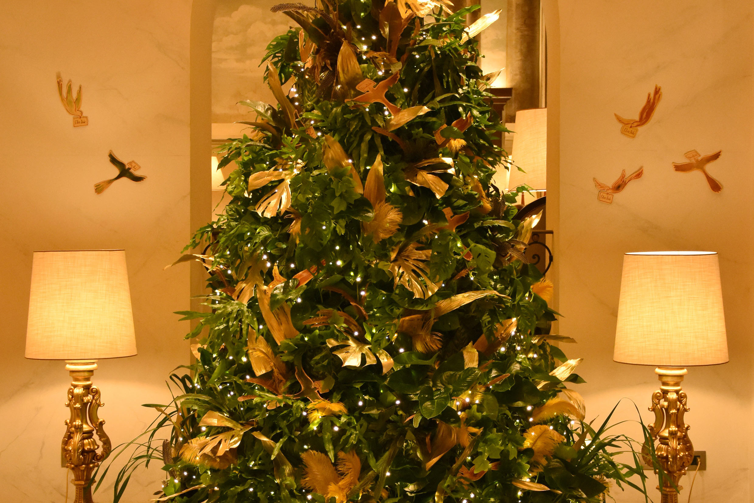 Chez Dédé firma l’albero di Natale di Hotel Eden