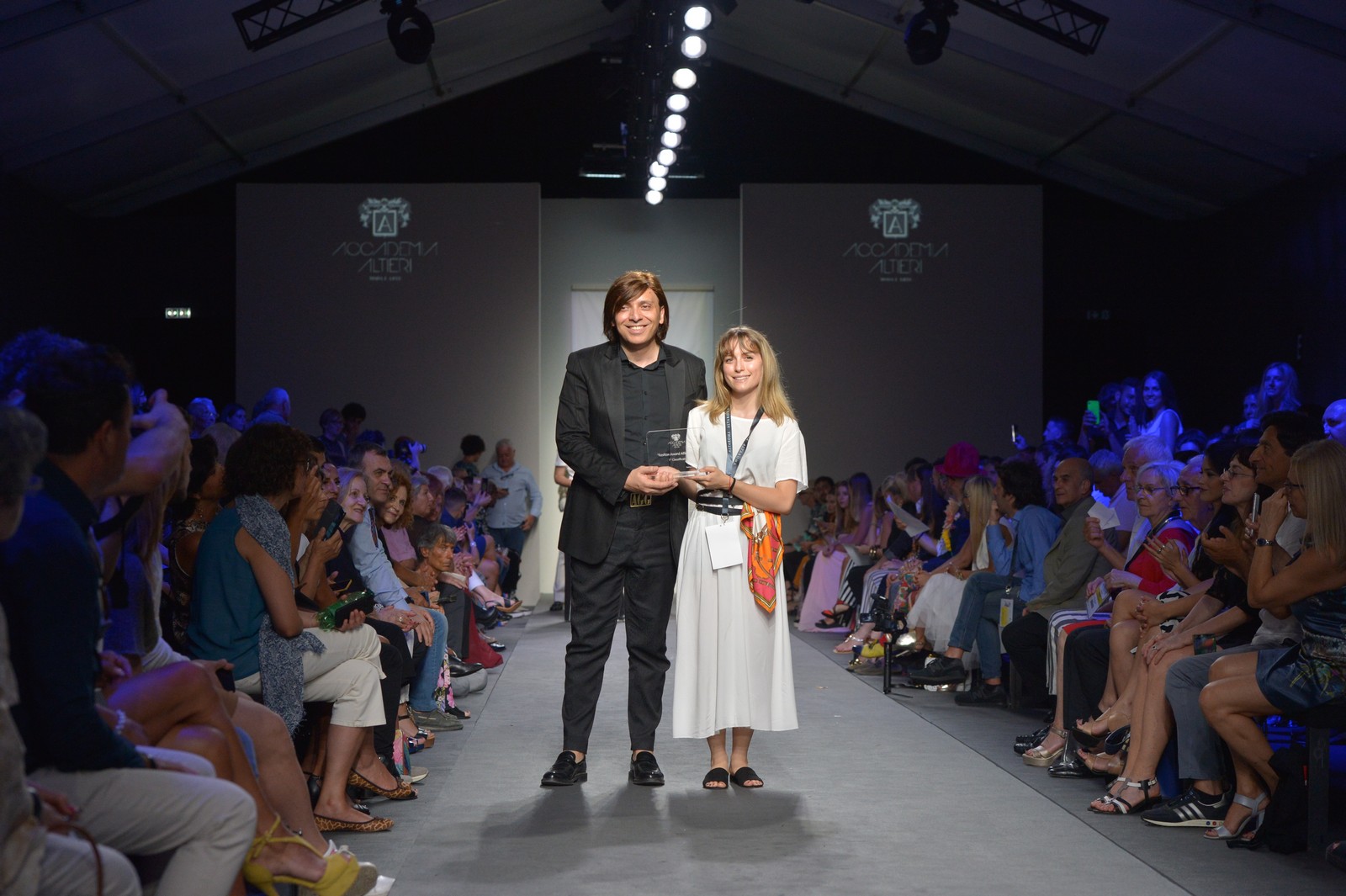 Giorgia Maggi vince i final work dell'Accademia Altieri Moda e Arte. Presidente di giuria Anton Giulio Grande